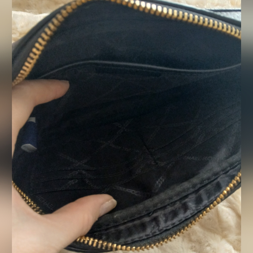 New Michael Kors Black Pebbled Leather Crossbody Bag - Picture 3 of 5